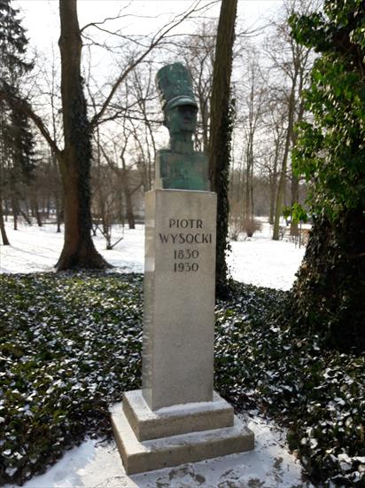 2018.03.03 - Warszawa - 45 - Łazienki Królewskie - Pomnik Piotra Wysockiego.jpg